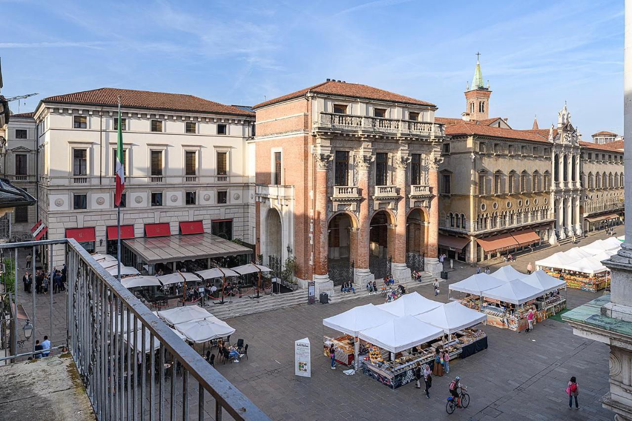 Daire Palladiana, La Vista Di *